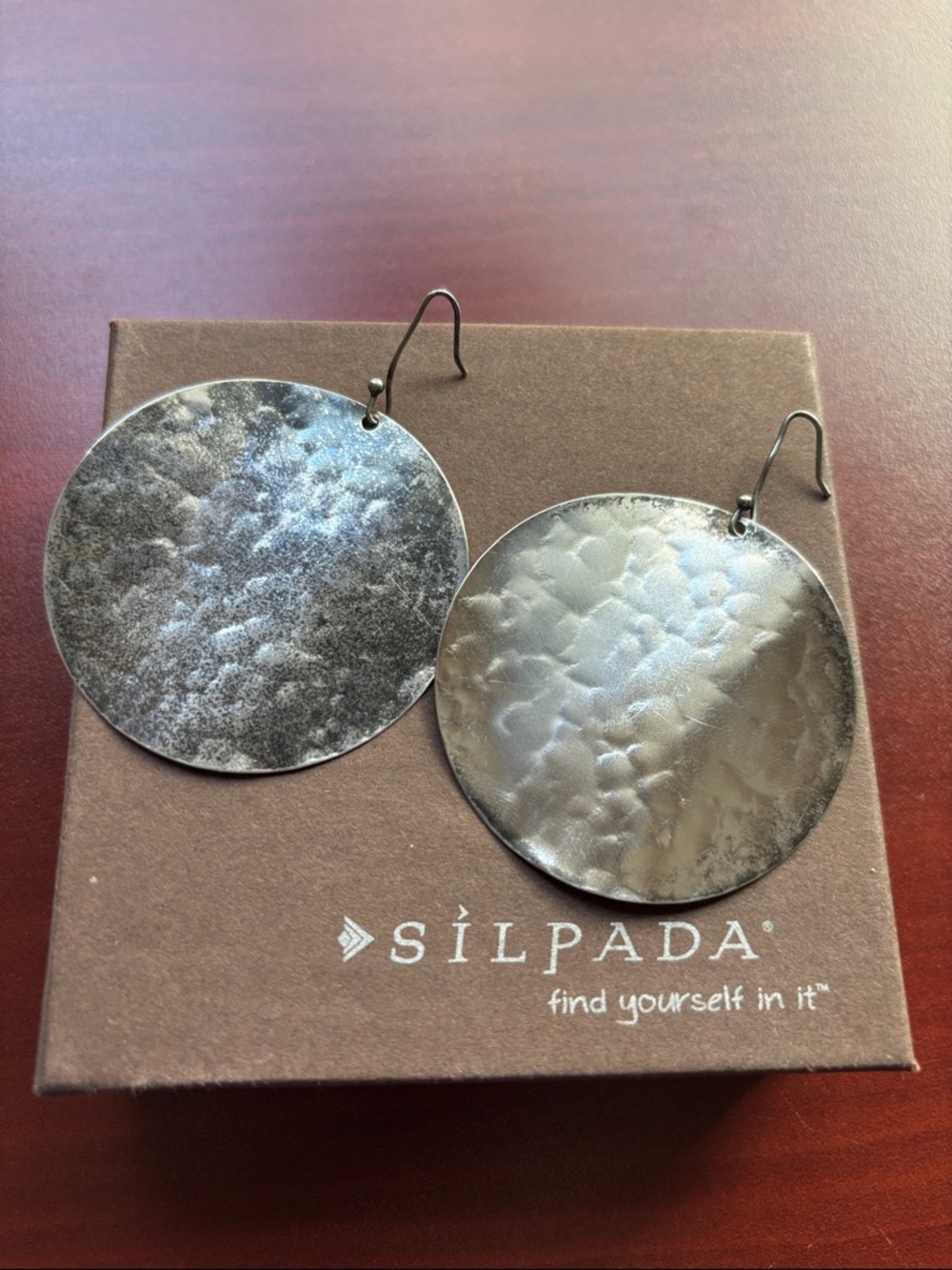 Silpada silver moon glow hammered disc Earrings